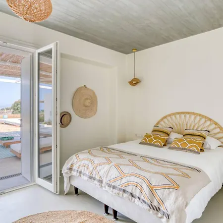 Lampsi - Parean Bliss * Naousa (Paros)